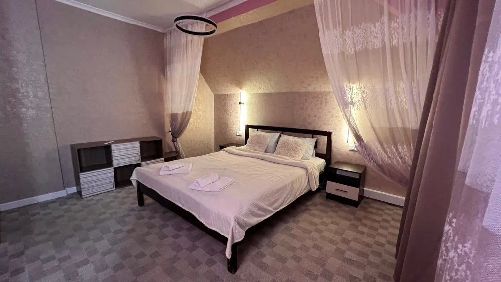 Квартира Посуточно 3-комнатная квартира в центре Калининграда у Верхнего озера! — Калининград