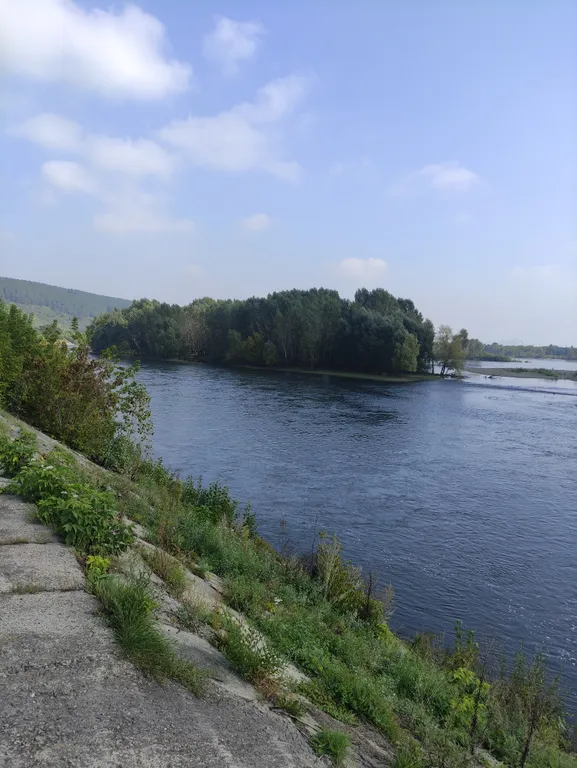 Квартира с панорамным видом на реку Томь