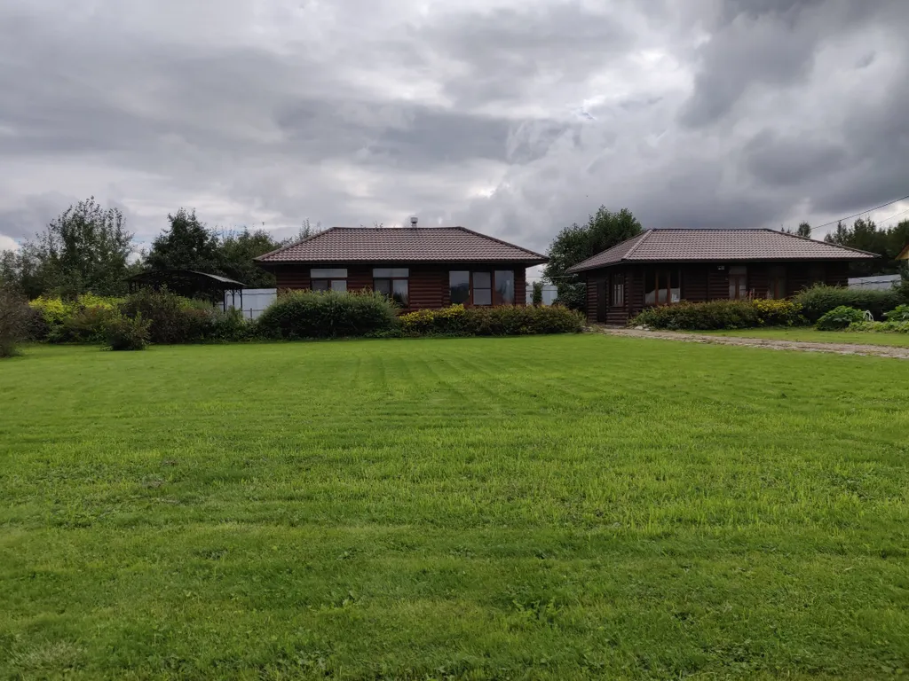 Коттедж Домик с баней на берегу реки Волхвов — Бор