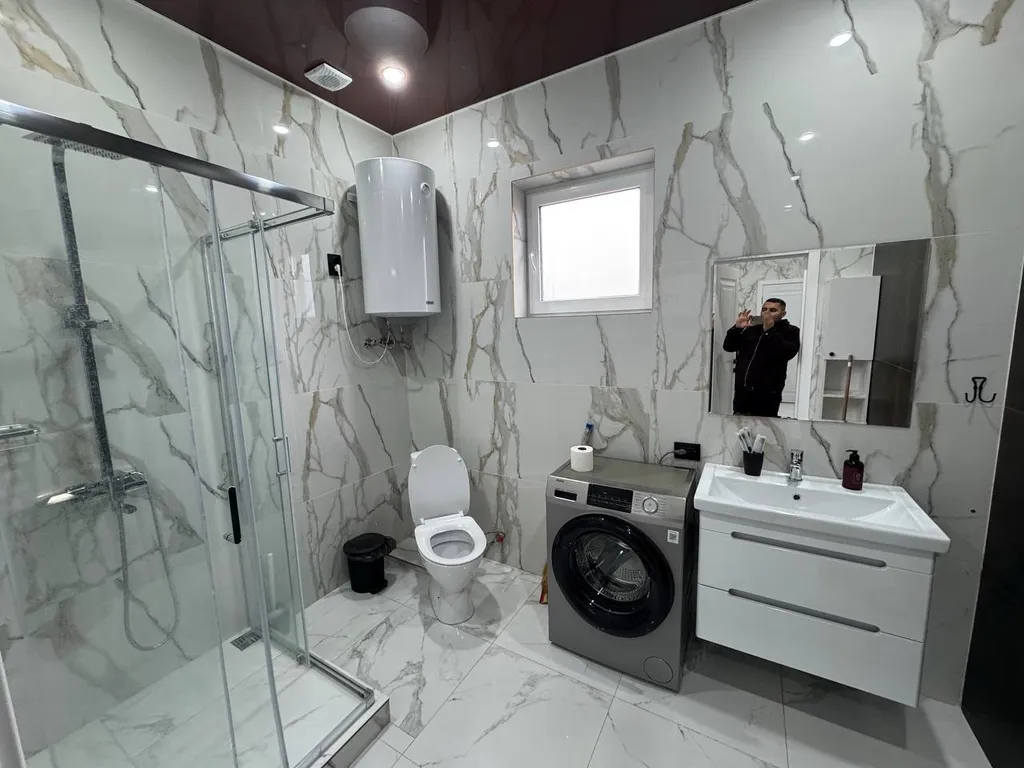 Большой дом для мероприятий с бассейном, баней и большой беседкой