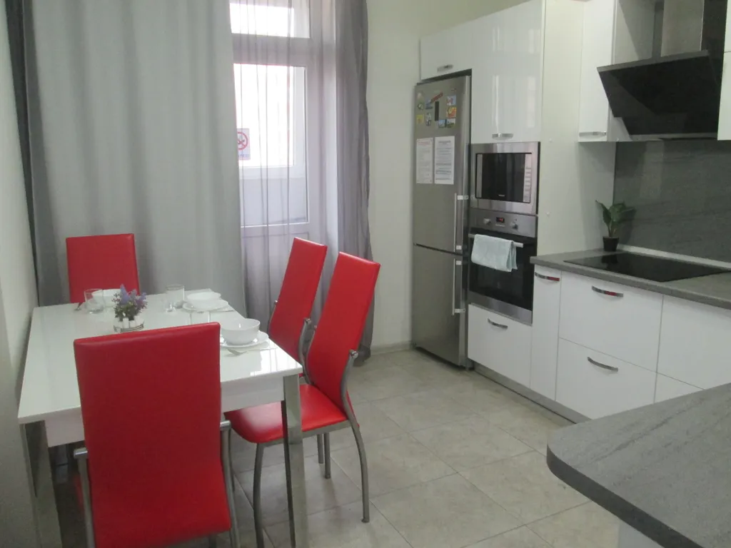 Чистая, уютная квартира возле стадиона в ЖК Панораме