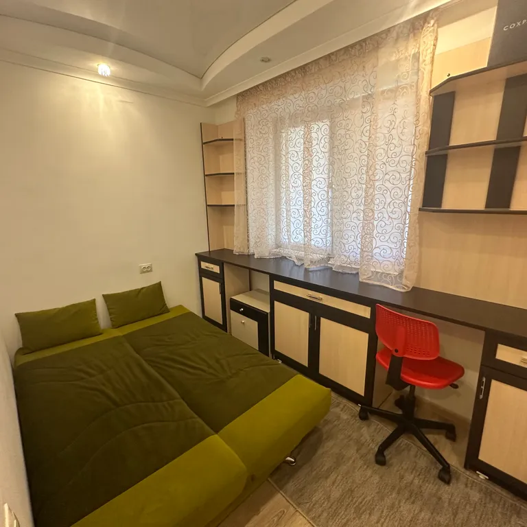 Отдыхай комфортно в гармонии с природой .

Квартира 100 кв. М.