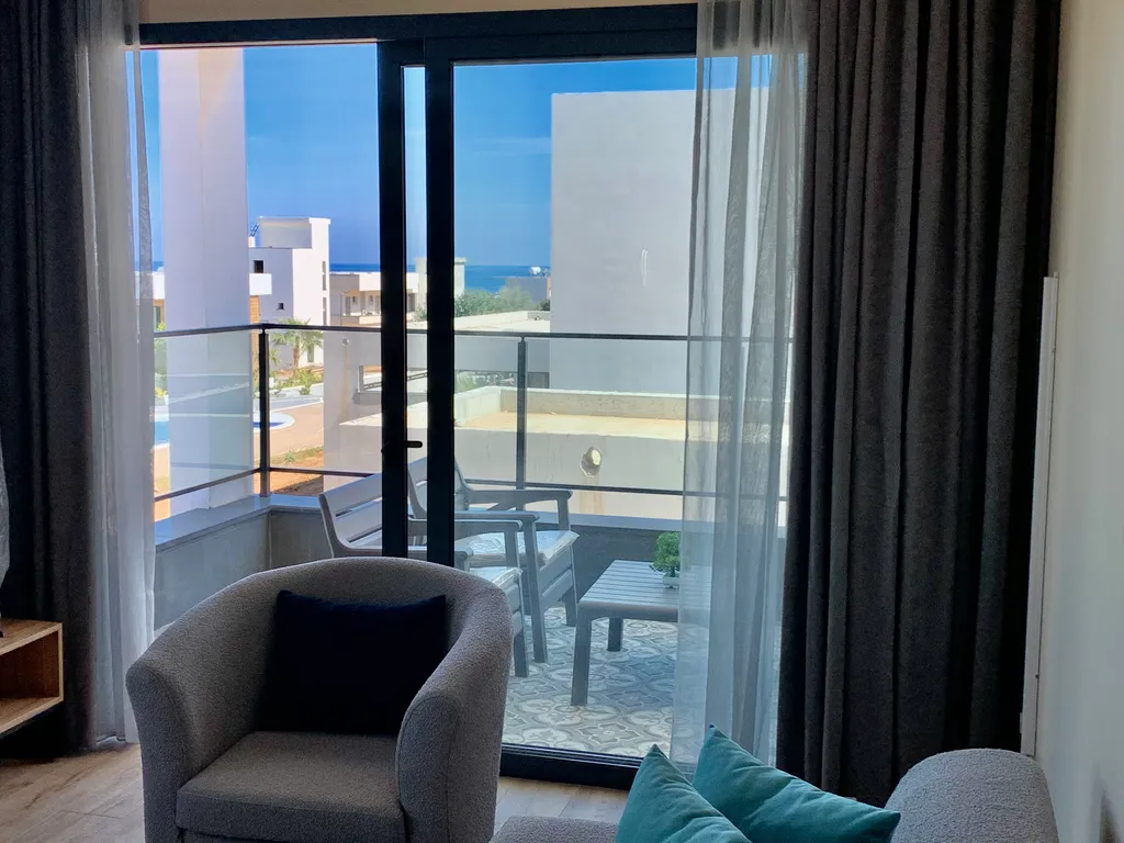 Апартаменты в современном комплексе рядом с морем