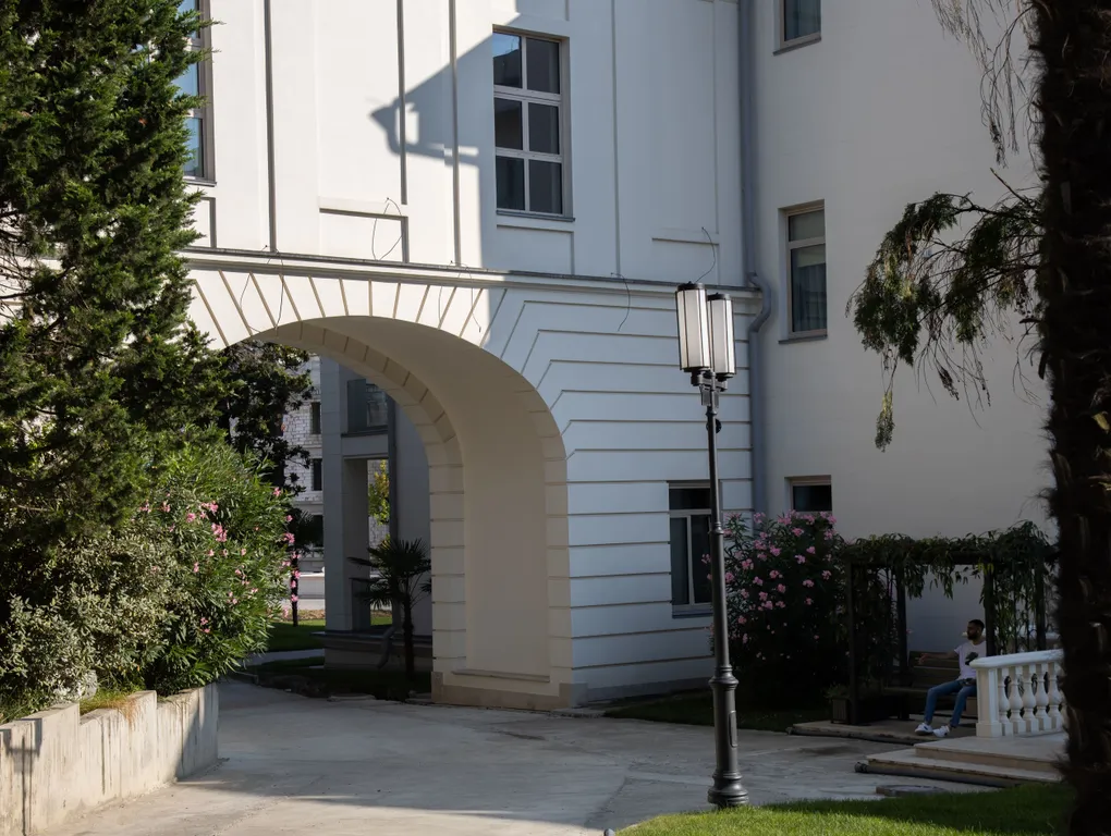 Стильный апартамент в элитном комплексе "Гранд Роял"