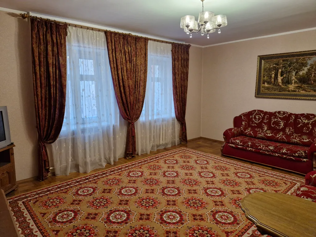 Большая уютная квартира в центре города — аренда посуточно в Обнинск