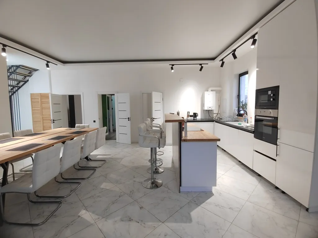 6-комнатный Дом