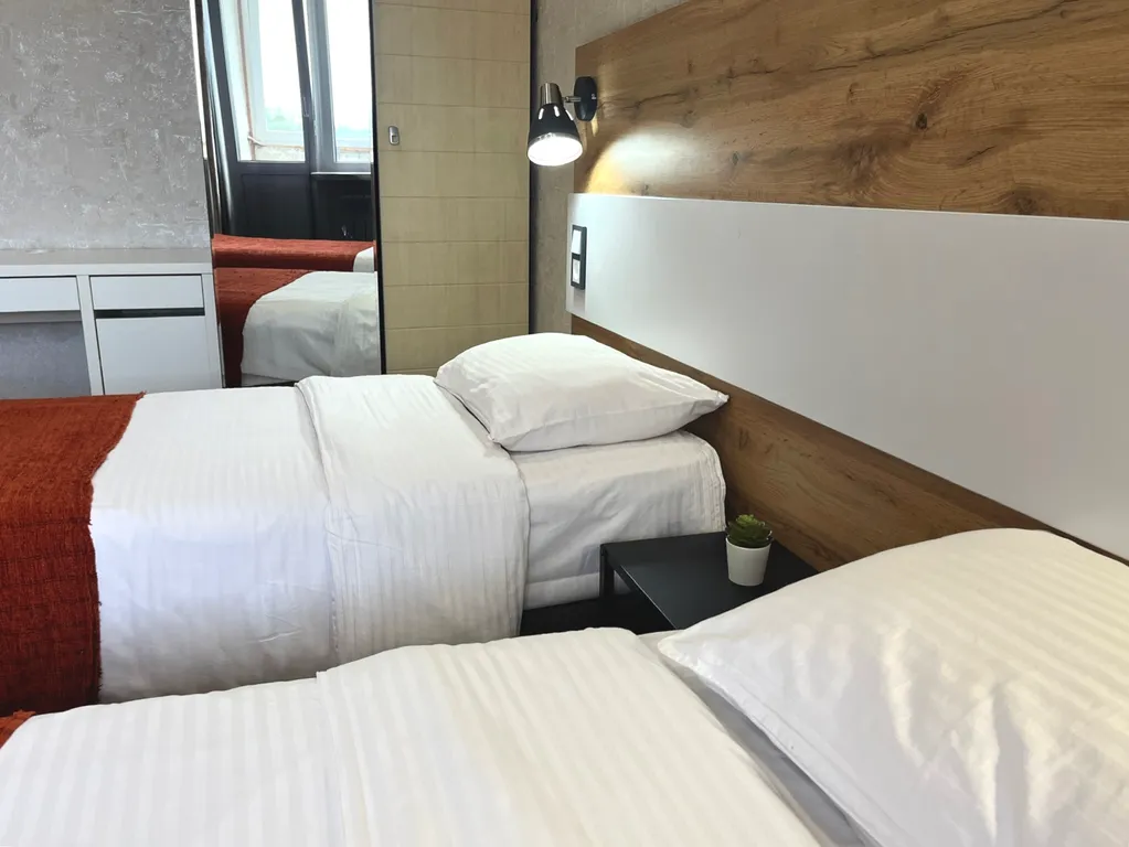 Просторная двухкомнатная с большой кухней у ДК Металлургов