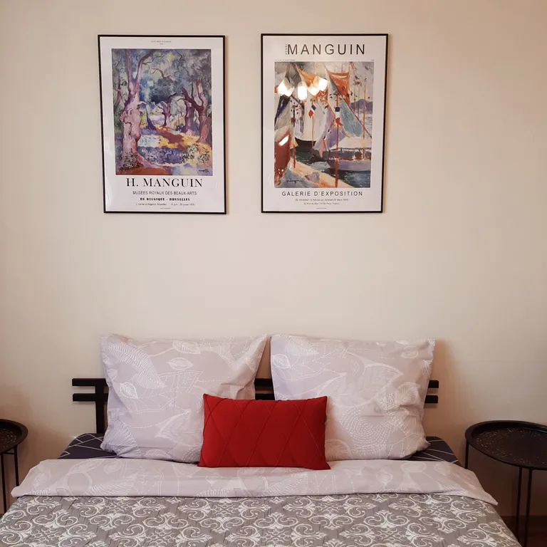 Просторная евротрешка с видом на Ангару и город