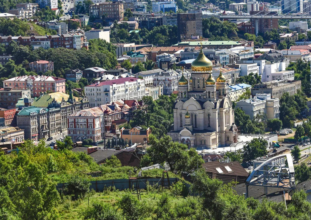 Красивая квартира в центре города с живописным видом на море