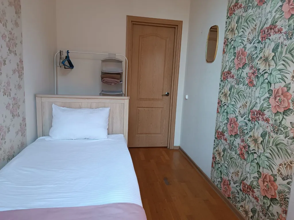 Одноместная комната с общими санузлами, с видом на город