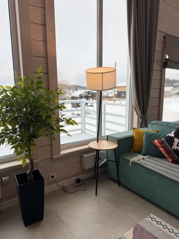 Большой дом с видом на озеро, 3 спальнями, сауной и детской площадкой