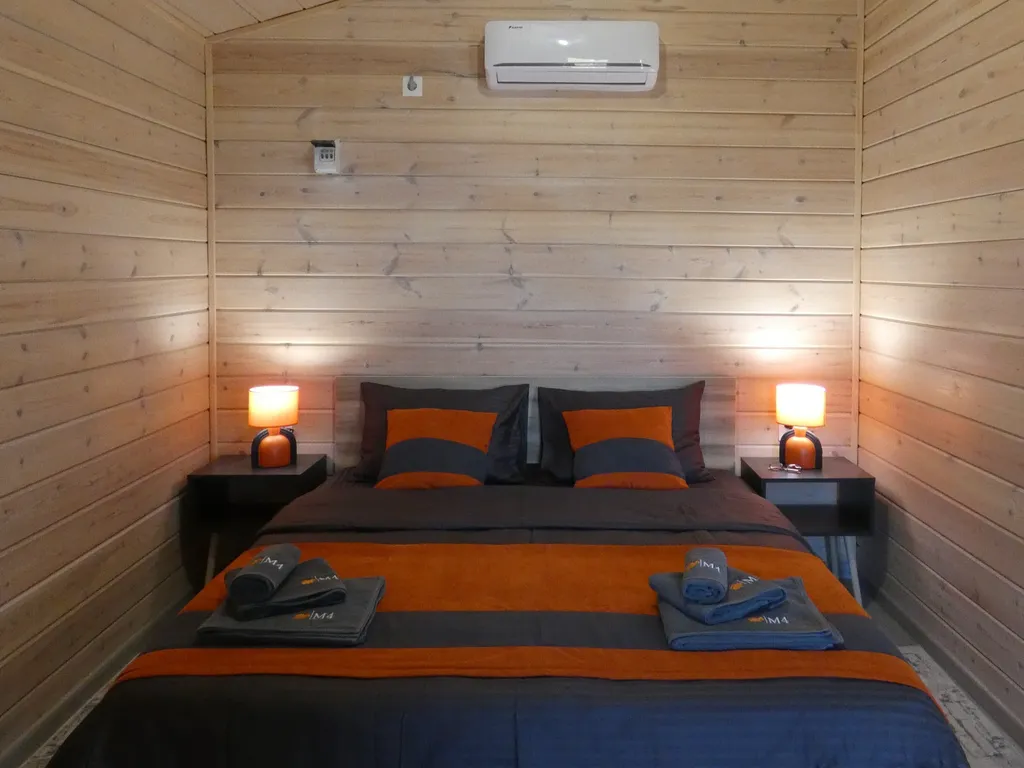 Коттедж Уютный четырёхместный Домик с двуспальной кроватью — аренда посуточно в Поповка