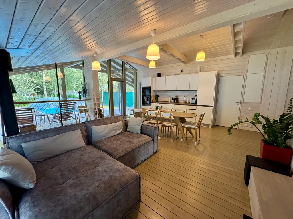 Коттедж Дом с летним бассейном (4 спальни) — Дубна