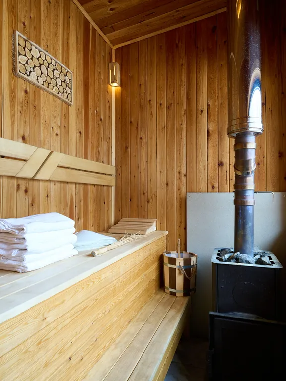 Дом у реки с баней