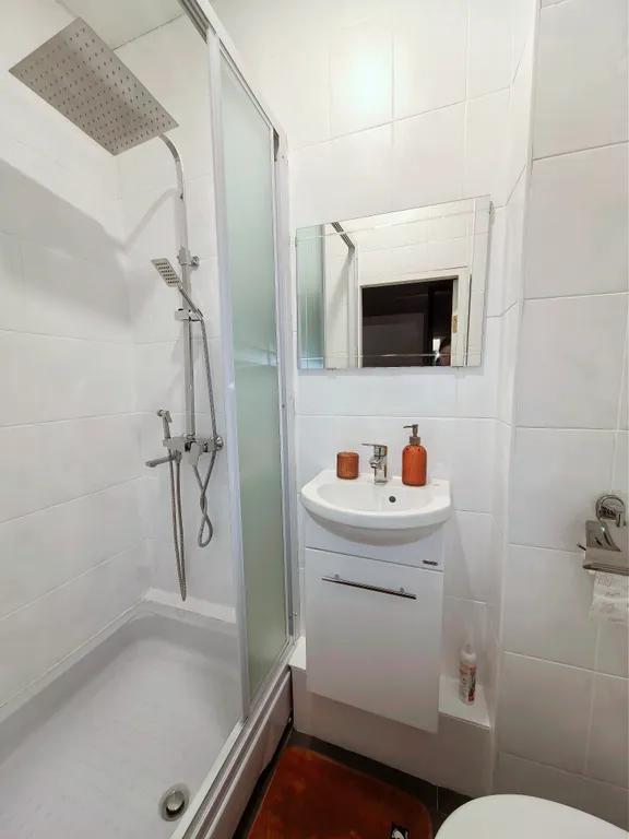 Просторная теплая квартира в центре с дизайнерским ремонтом