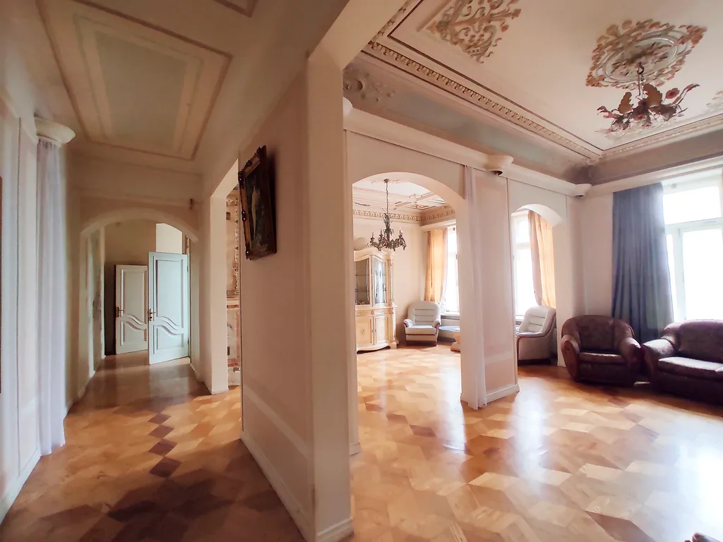 Квартира Колоритная квартира с камином и балконом в особняке Колобовых.Парковка — Санкт-Петербург