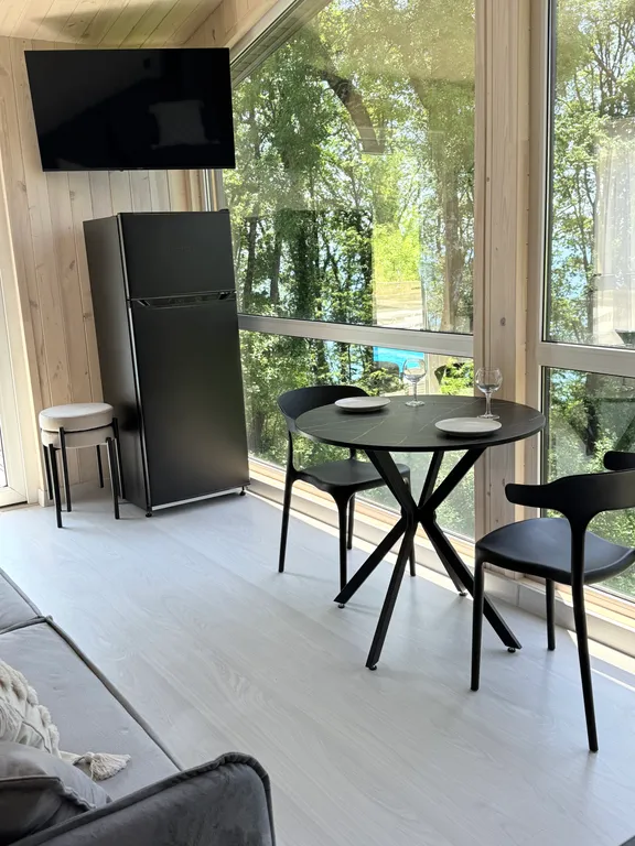 Домик с видом на море