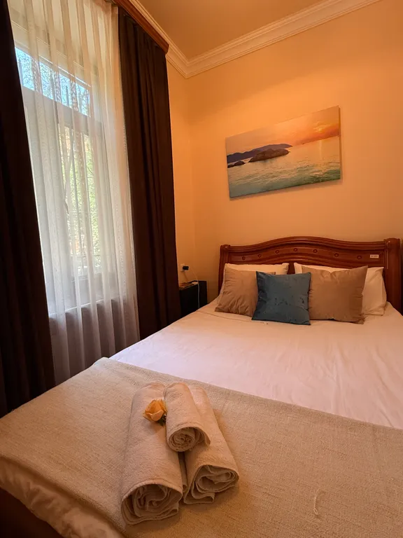 Душевная квартира рядом с Каскадом