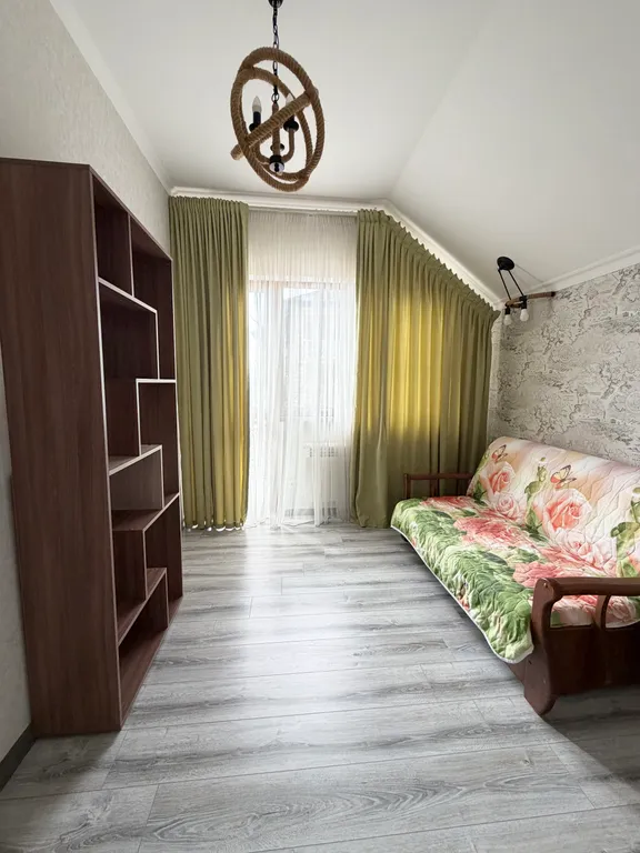 Просторный уютный коттедж с сауной и удобной транспортной развязкой