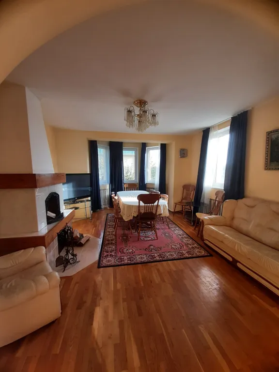 7-комнатный Дом