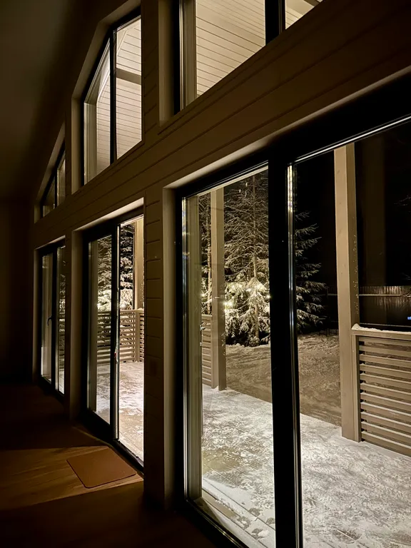 Коттедж Уютный дом в окружении леса — Лебяжье