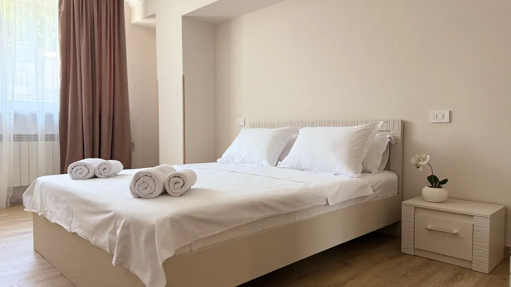 Уютная квартира с 2 спальнями в центре города рядом с Площадью