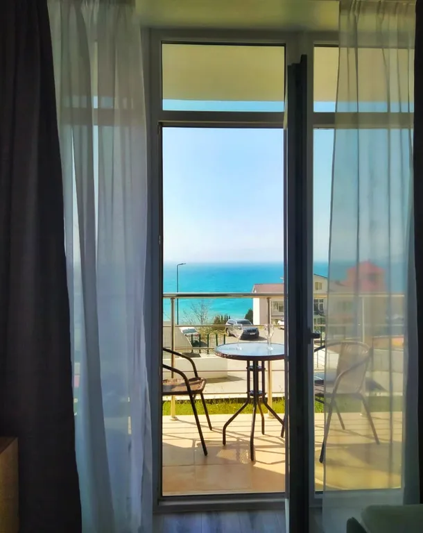 Уютная квартира-студия в городе Ялта с видом на море — аренда посуточно в Отрадное