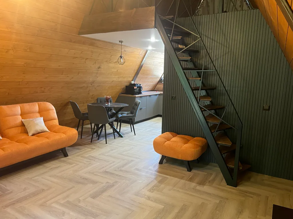 Треугольный дом в стиле A-frame