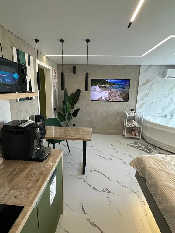 Квартира-студия с джакузи с панорамным видом