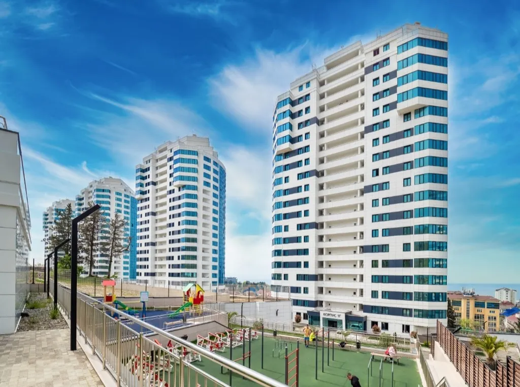 Квартира Квартира Зонированная студия с ванной, видом на море, бассейном на территории — Адлер