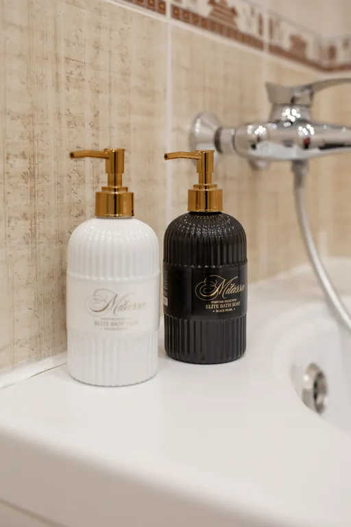 Уютная квартира в элитном районе с видом на озеро в парке имени Кирова