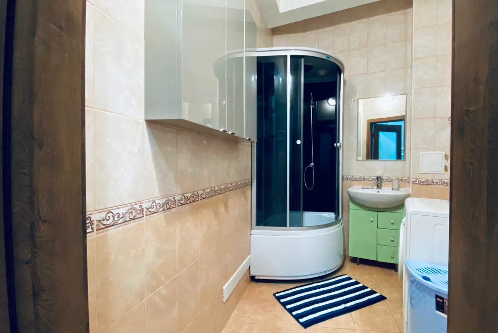 Просторная квартира с лоджией на площади Революции