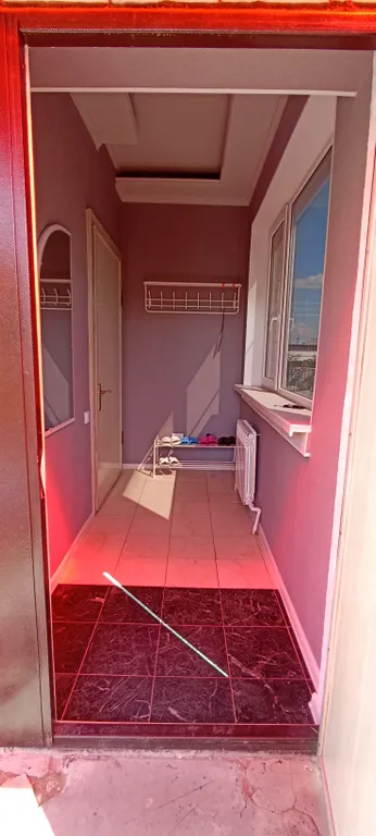 Дом с навесом и парковкой