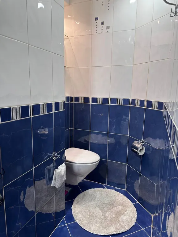 Двухкомнатная квартира с залом и видом на горы