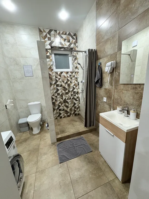 Дом с подогреваемым бассейном и баней в адыгее