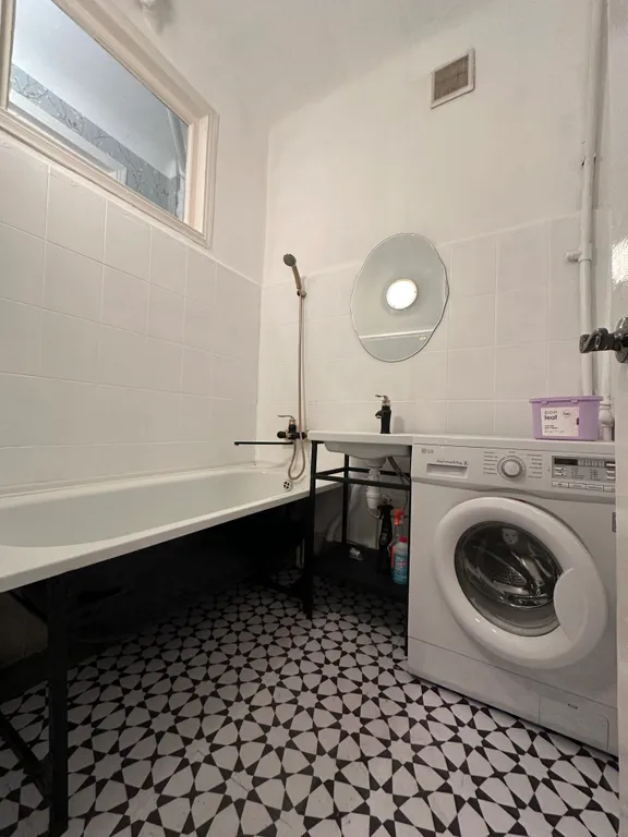 Квартира в сталинке в центре города с закрытой парковкой