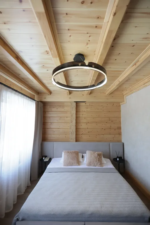 Коттедж Комфортный современный дом в горах Алтая ждет вас. — Озёрное