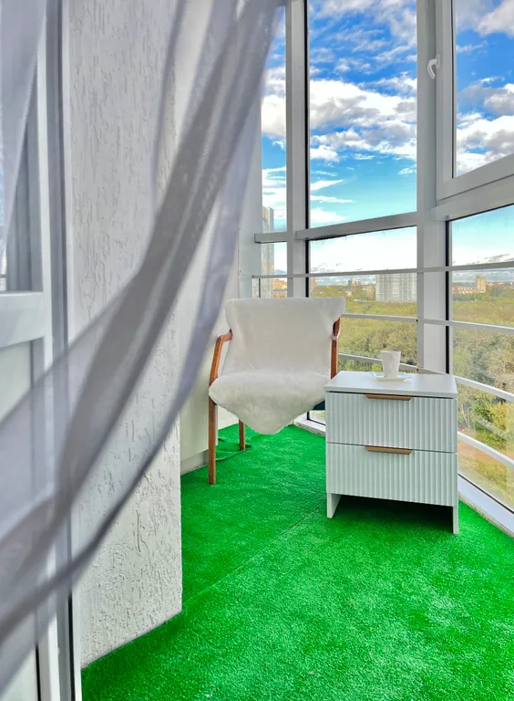 Светлая студия в центре