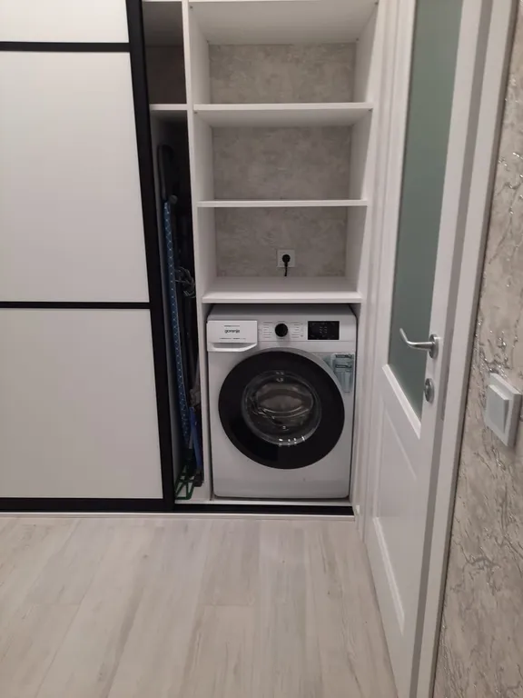 Красивая новая квартира с ремонтом, рядом магазины парк и море