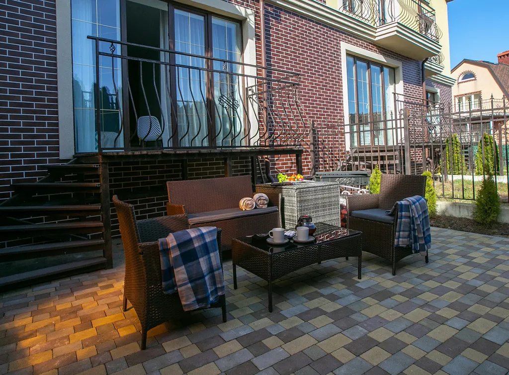 Dream - студия с кондиционером, личным двориком и барбекю