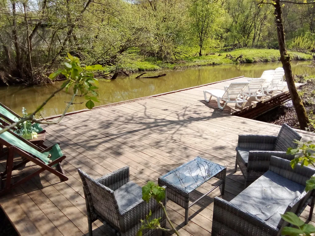 Коттедж на реке