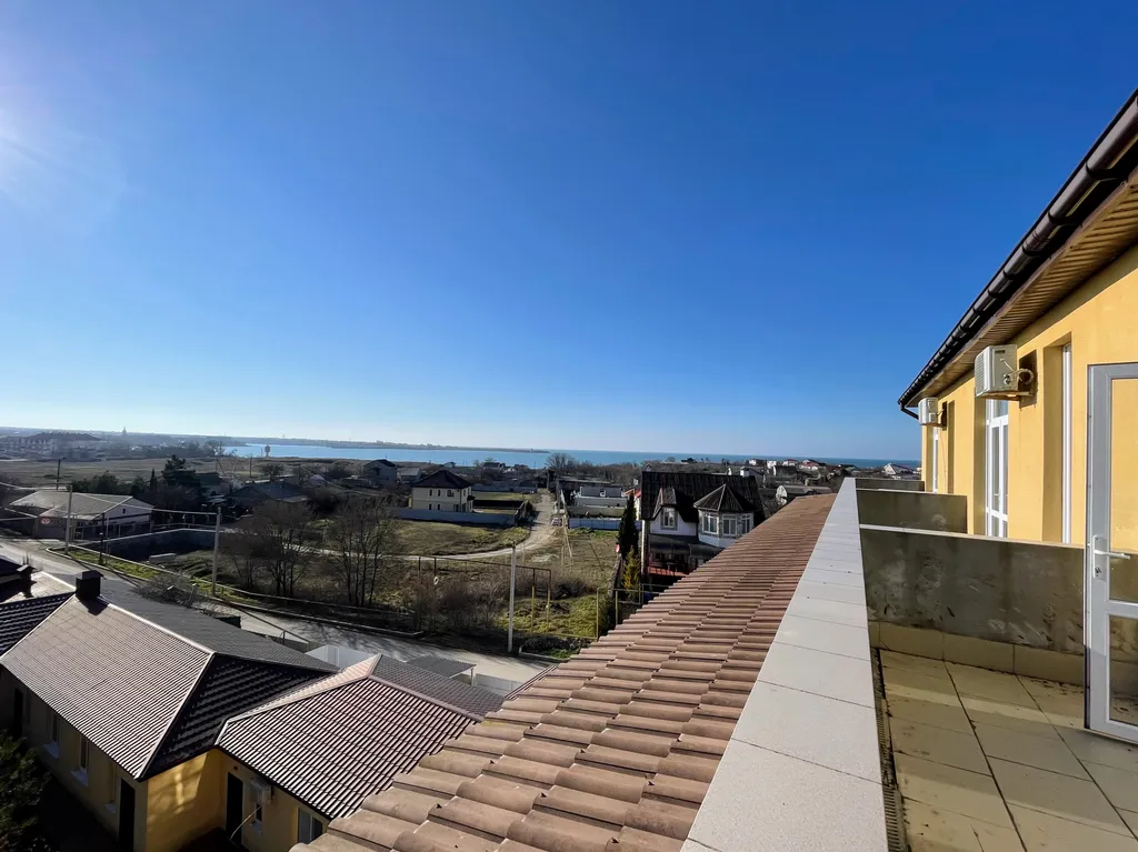 Апартамент с террасой и видом на море