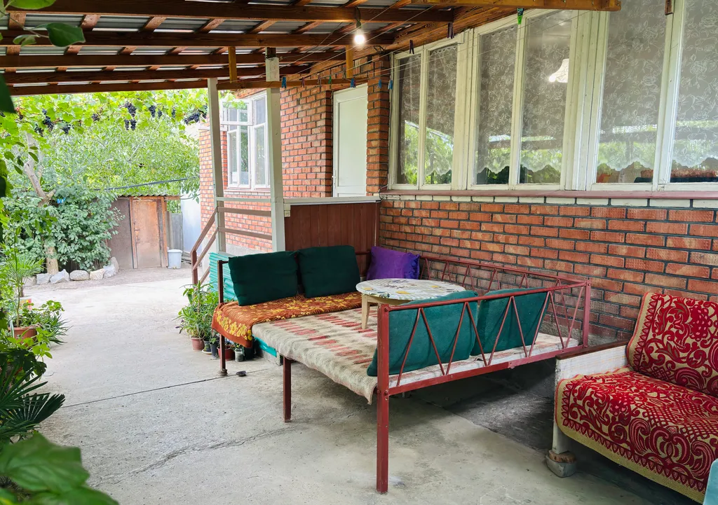 Просторный дом с личным двором