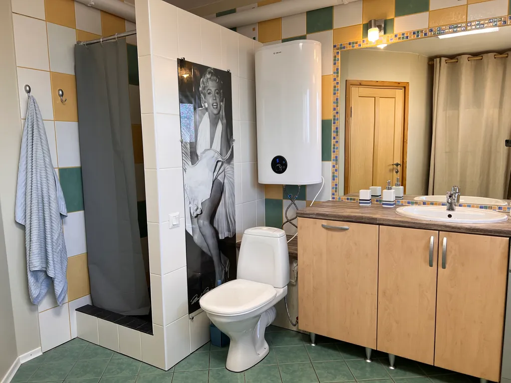 Апартамент в частном жилом доме возле парка Монрепо