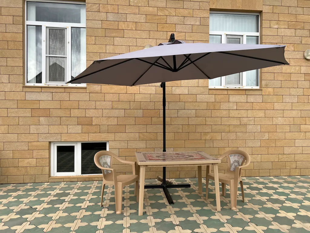 Комнаты две в 10 минутах пешком от набережной