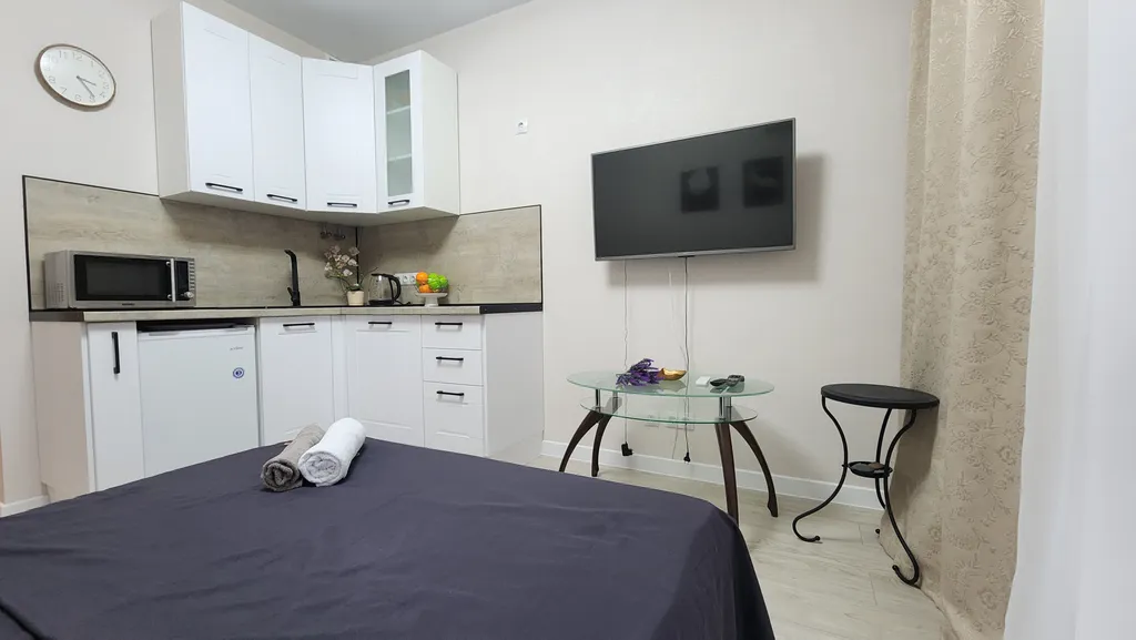 Шикарная студия с видом на бассейн