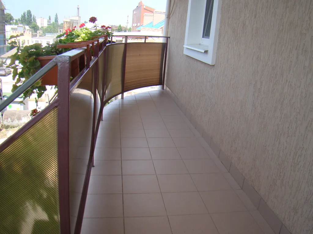 Корабль, комната с видом на море