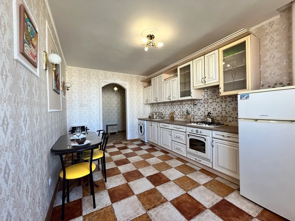 Рядом парк Победы Херсонес не берем оплату за уборку