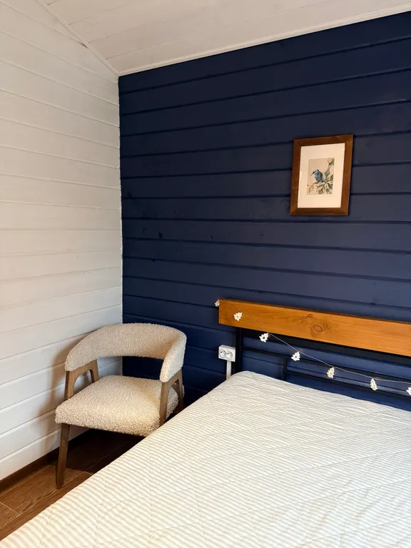 Шале в горах на берегу реки