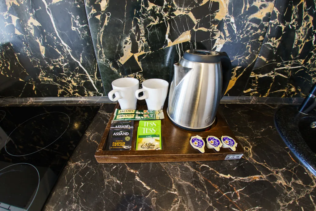 Однушка с двуспальной кроватью и диваном